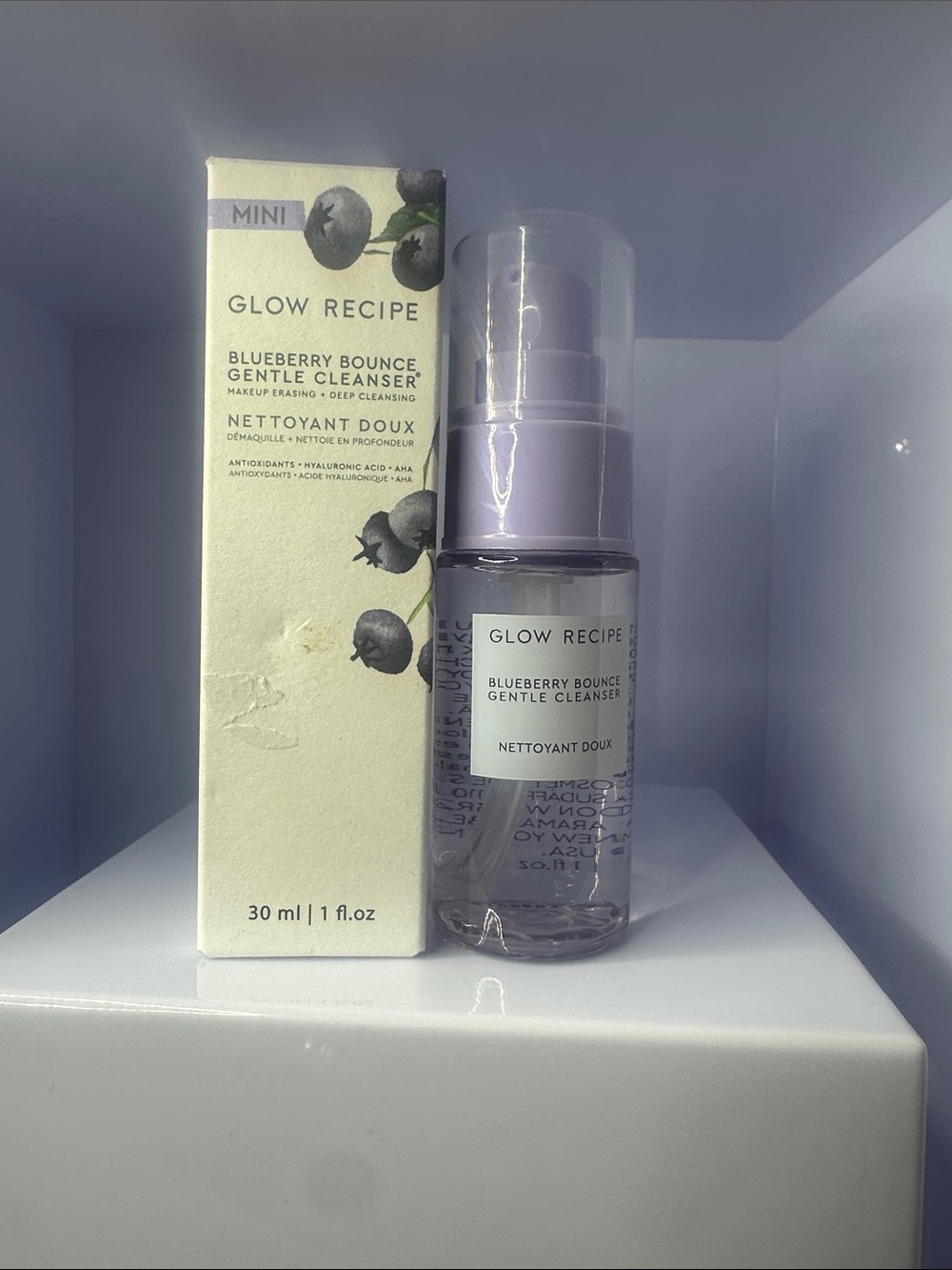 Glow Recipe Blueberry Bounce Gentle Cleanser - Soft Lavender Accents